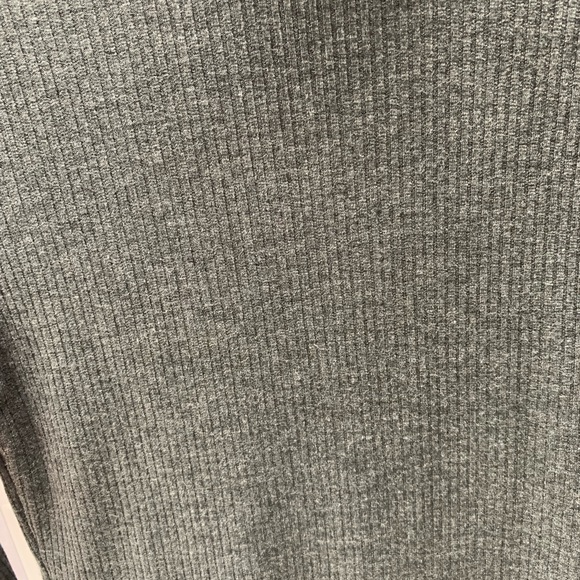 Gray form fitting dress - Picture 2 of 4